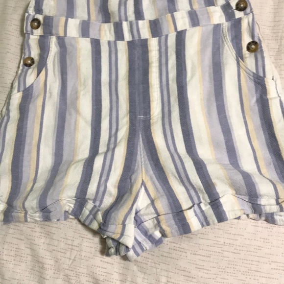Hollister stripped romper/overalls - Picture 6 of 6
